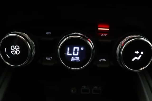Renault Clio (2024) thumbnail 6