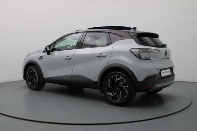 Renault Captur (2025) thumbnail 2