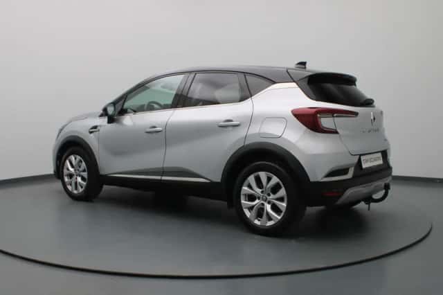 Renault Captur (2021) thumbnail 2