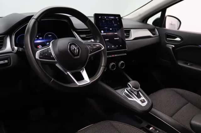 Renault Captur (2021) thumbnail 3