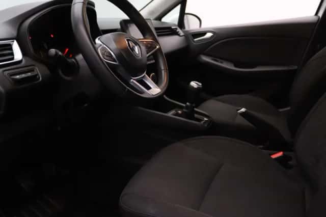 Renault Clio (2021) thumbnail 3