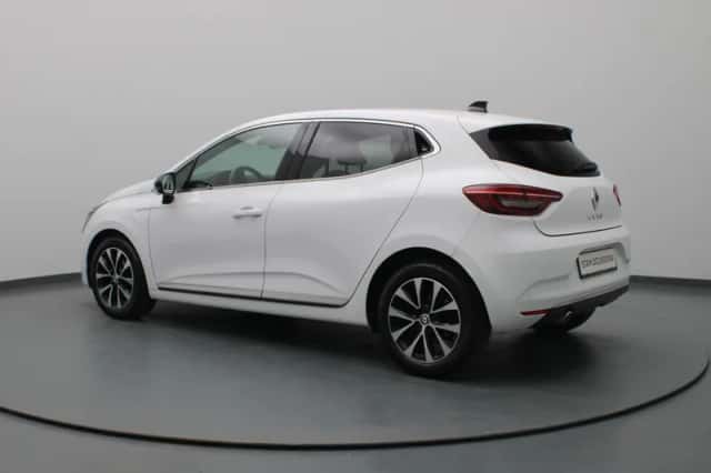 Renault Clio (2022) thumbnail 2