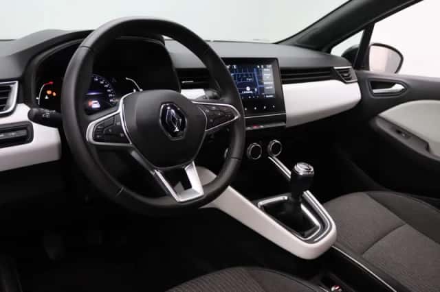Renault Clio (2022) thumbnail 3