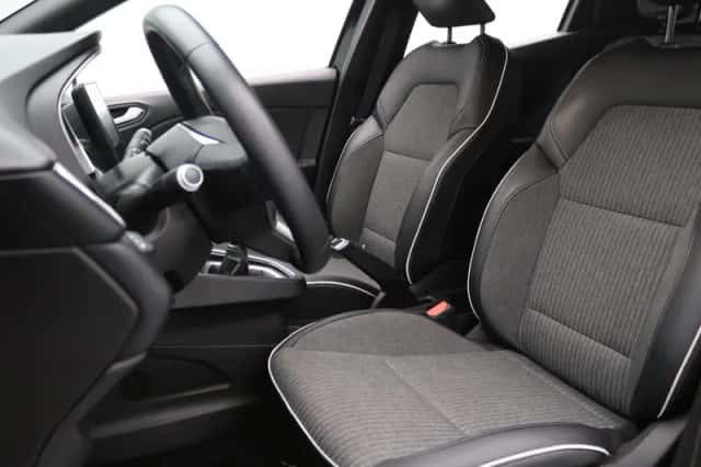 Renault Clio (2021) thumbnail 4