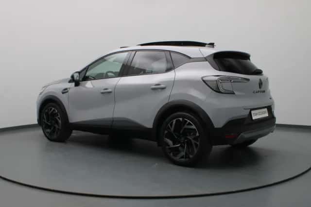 Renault Captur (2025) thumbnail 2