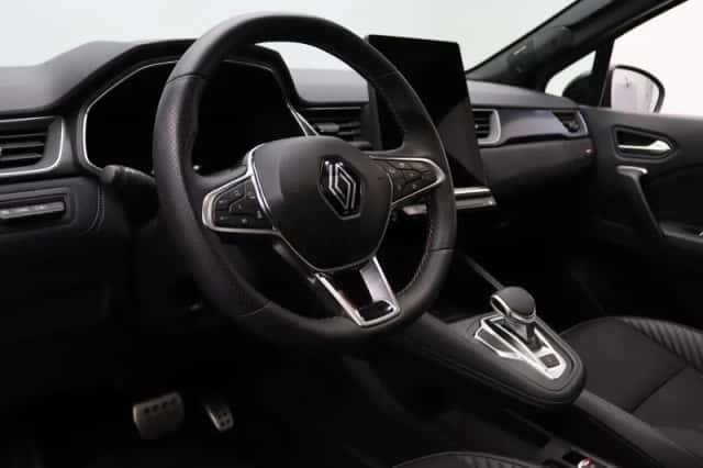 Renault Captur (2025) thumbnail 3