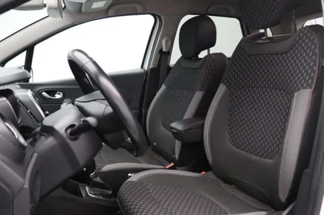 Renault Captur (2018) thumbnail 5