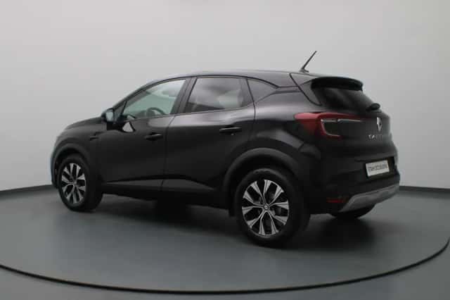 Renault Captur (2023) thumbnail 2
