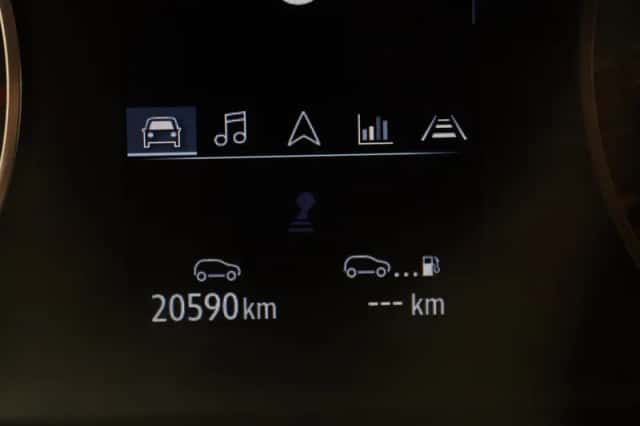 Renault Captur (2023) thumbnail 4