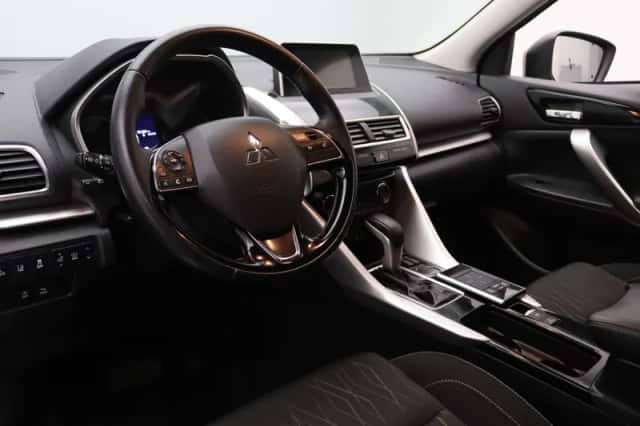 Mitsubishi Eclipse Cross (2018) thumbnail 3