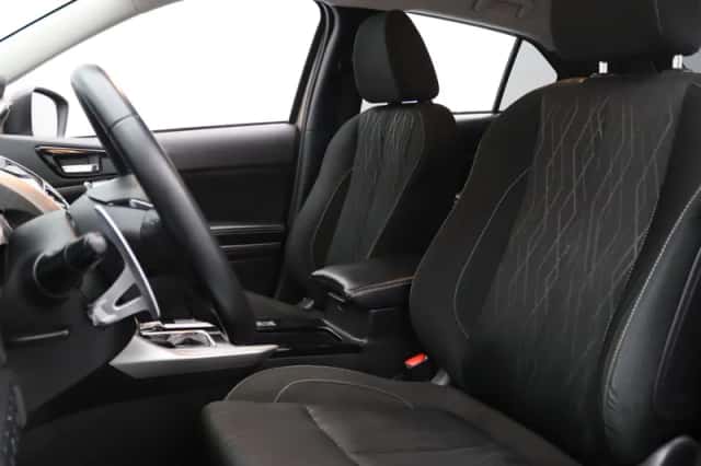 Mitsubishi Eclipse Cross (2018) thumbnail 4
