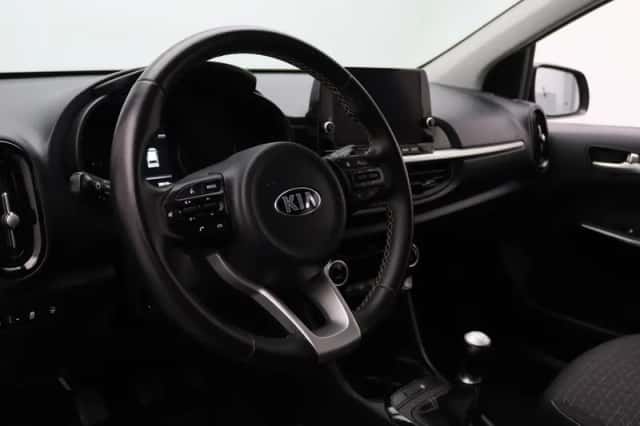 Kia Picanto (2021) thumbnail 3