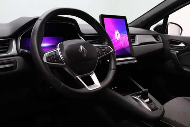 Renault Captur (2025) thumbnail 3