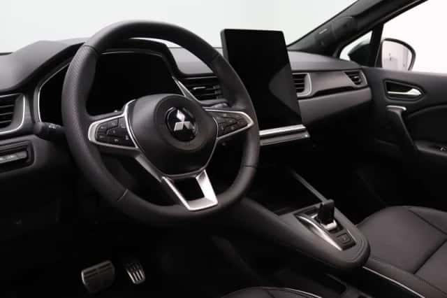 Mitsubishi Grandis (2025) thumbnail 3