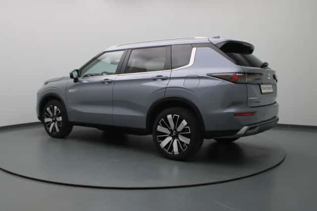 Mitsubishi Outlander (2026) thumbnail 2