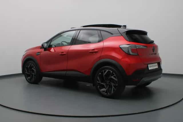 Renault Captur (2025) thumbnail 2