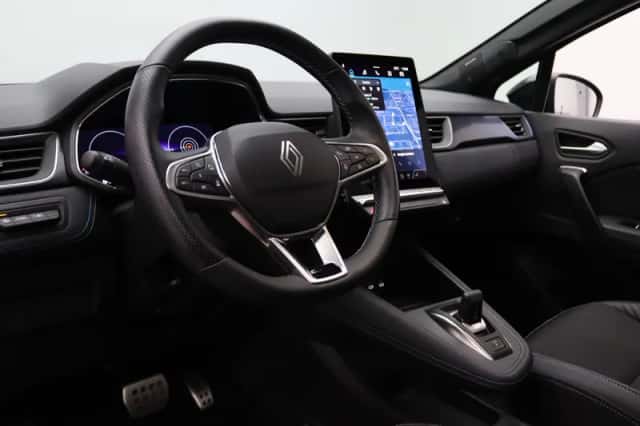 Renault Captur (2025) thumbnail 3