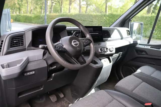 Nissan Interstar (2025) thumbnail 3