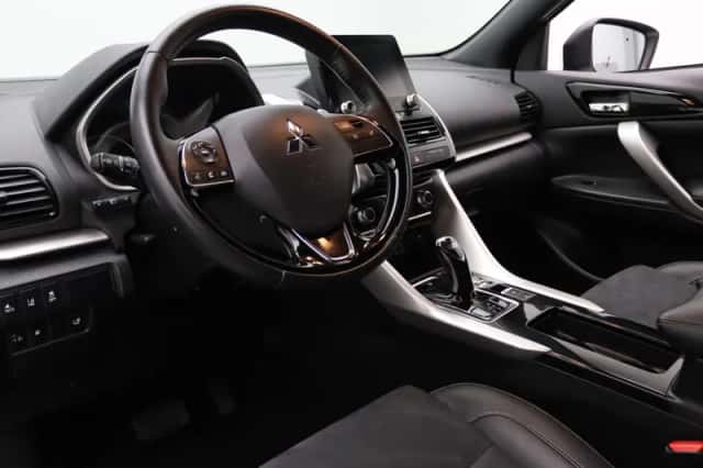Mitsubishi Eclipse Cross (2022) thumbnail 3