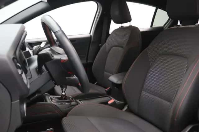 Ford Focus (2021) thumbnail 5
