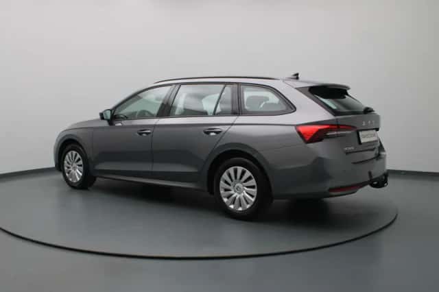 Škoda Octavia (2025) thumbnail 2