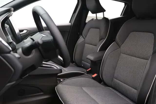 Mitsubishi Colt (2025) thumbnail 4
