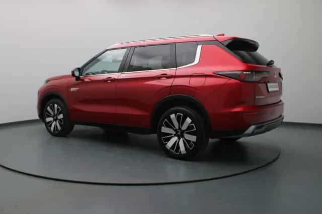 Mitsubishi Outlander (2025) thumbnail 2