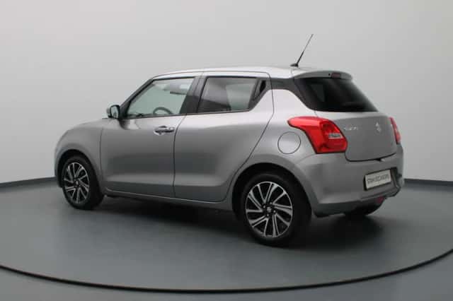 Suzuki Swift (2023) thumbnail 2