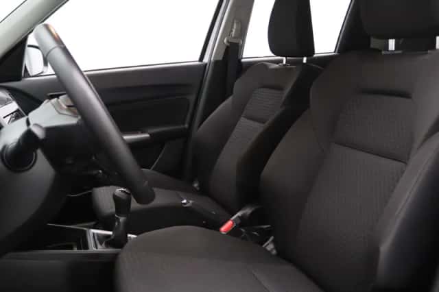 Suzuki Swift (2023) thumbnail 4