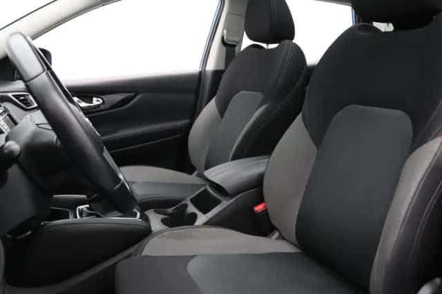 Nissan Qashqai (2021) thumbnail 5