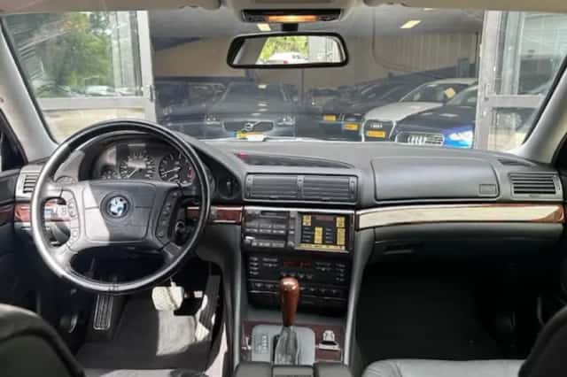 BMW 7-Serie (2000) thumbnail 6
