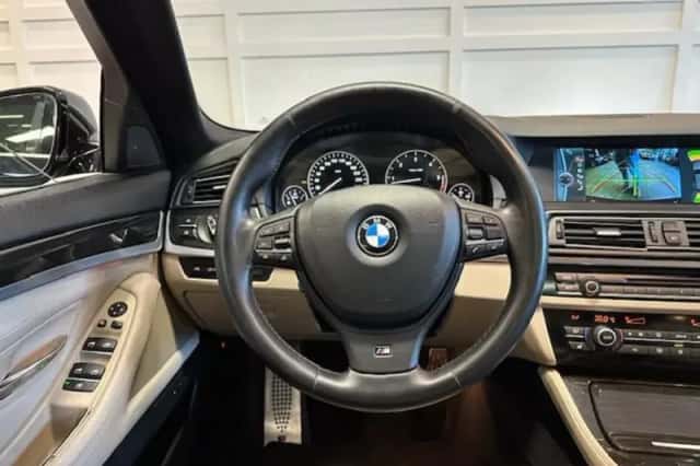 BMW 5-Serie (2012) thumbnail 6
