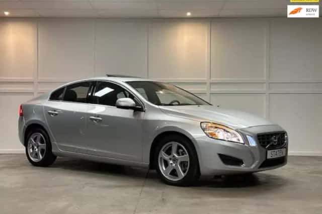 Volvo S60 (2012) thumbnail 1