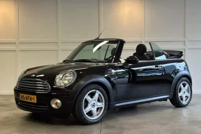 MINI Cabrio (2010) thumbnail 3