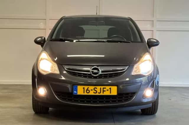 Opel Corsa (2011) thumbnail 2