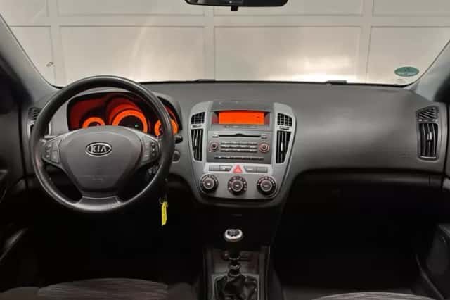 Kia Ceed (2008) thumbnail 6