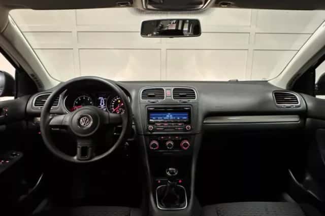 Volkswagen Golf (2010) thumbnail 5