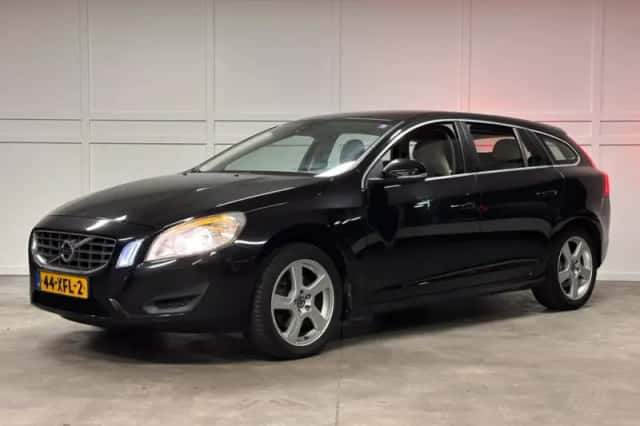 Volvo V60 (2012) thumbnail 3