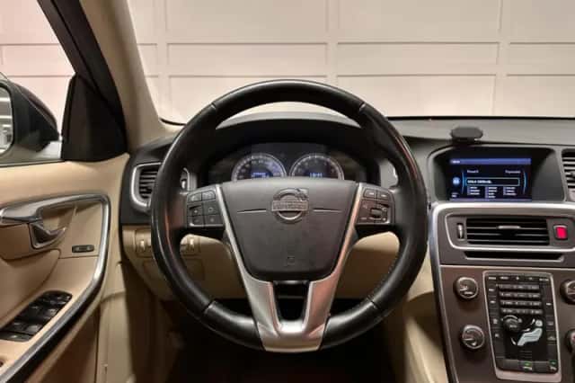 Volvo V60 (2012) thumbnail 6