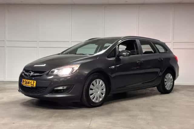 Opel Astra (2015) thumbnail 3