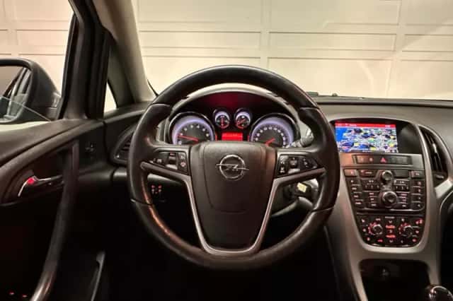 Opel Astra (2015) thumbnail 6