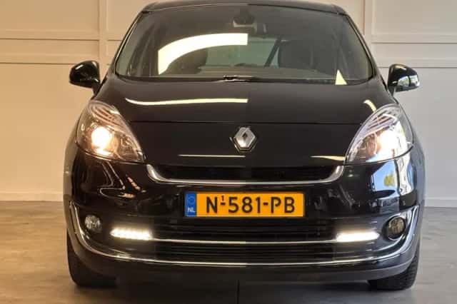Renault Scénic (2016) thumbnail 2