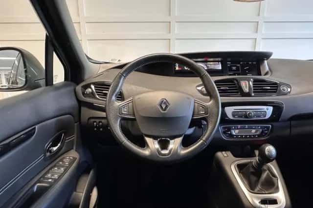 Renault Scénic (2016) thumbnail 5