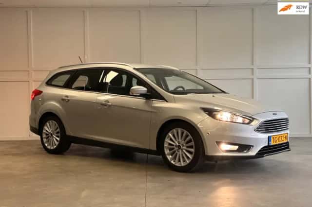 Ford Focus (2018) thumbnail 1