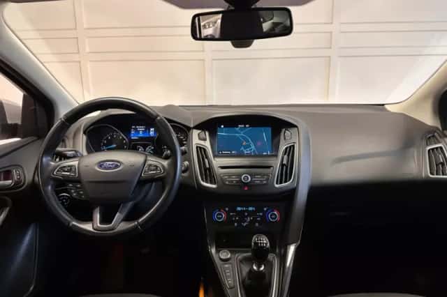 Ford Focus (2018) thumbnail 5