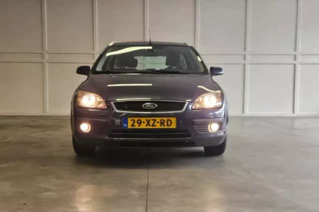 Ford Focus (2007) thumbnail 2