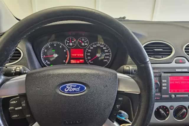 Ford Focus (2007) thumbnail 6