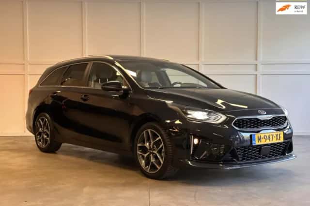 Kia Ceed (2022) thumbnail 1