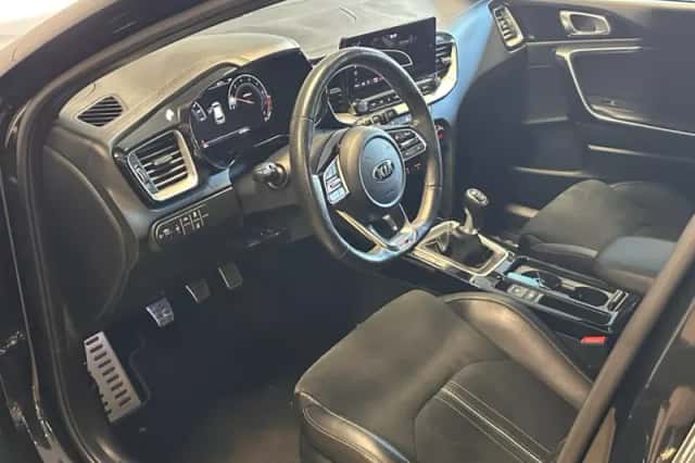 Kia Ceed (2022) thumbnail 4