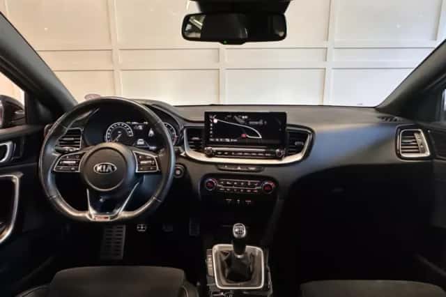 Kia Ceed (2022) thumbnail 5